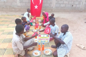 Çad ülkesinde yemek dağıtımı yapıldı Kasım 2022