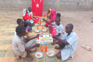 Çad ülkesinde yemek dağıtımı yapıldı Kasım 2022