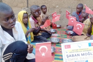 Afrika Kamerun yemek dağıtımı Kasım 2022 