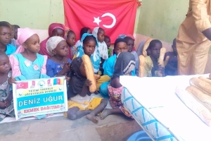 Afrika Kamerun ekmek dağıtımı 2022