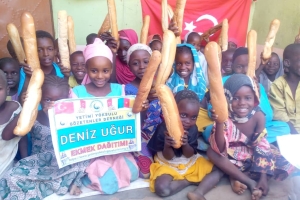 Afrika Kamerun ekmek dağıtımı 2022