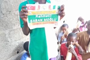 Afrika Nijerya bölgesinde yetim ve yoksul çocuklara ekmek dağıtımı yapıldı Kasım 2022 