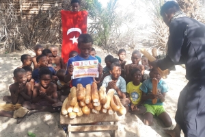 Madagaskar ülkesinde yetim ve yoksul çocuklara ekmek dağıtımında bulunduk Kasım 2022 