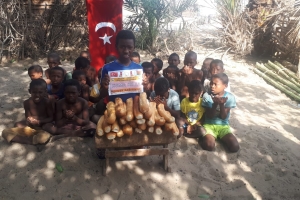 Madagaskar ülkesinde yetim ve yoksul çocuklara ekmek dağıtımında bulunduk Kasım 2022 