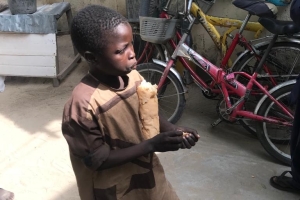 Nijerya'da ekmek dağıtımlarimiz devam ediyor 