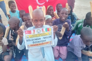 Bugün Afrika Çad Kamerun ulkelerinde ekmek dağıtımında bulunduk