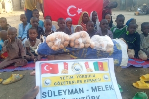 Bugün Afrika Çad Kamerun ulkelerinde ekmek dağıtımında bulunduk