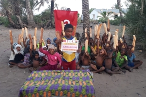 Madagaskar adasında yetim yoksul çocuklara ekmek dağıtımlarimiz dev rdiyor