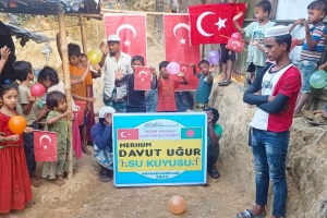 Bangladeş Arakan kampları merhum Davut Uğur su kuyusu temel atma ve sondaj çalışmaları