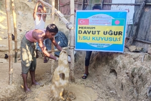 Bangladeş Arakan kampları merhum Davut Uğur su kuyusu temel atma ve sondaj çalışmaları