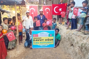 Bangladeş Arakan kampları merhum Davut Uğur su kuyusu temel atma ve sondaj çalışmaları