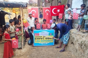 Bangladeş Arakan kampları merhum Davut Uğur su kuyusu temel atma ve sondaj çalışmaları
