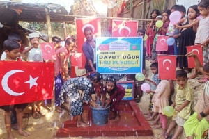 Bangladeş Arakan kampları merhum Davut Uğur su kuyusu açılış töreni
