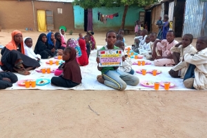 Yemek dağıtımlarımız devam ediyor Afrika Çad bolgesinde merhume Zühre açılan adına ekmek dağıtımında bulunduk 