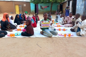 Yemek dağıtımlarımız devam ediyor Afrika Çad bolgesinde merhume Zühre açılan adına ekmek dağıtımında bulunduk 
