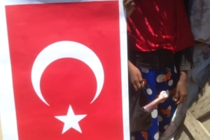 Afrika Madagaskar bölgesinde sağlık ve şükür için kurban kesimi yapılıp yoksul ailelere dagitildi