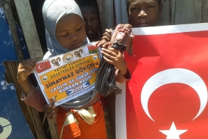 Afrika Madagaskar bölgesinde sağlık ve şükür için kurban kesimi yapılıp yoksul ailelere dagitildi