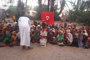 Afrika Madagaskar çocukları sevindirme çikolata dağıtımı Aralık 2022