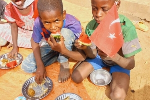 Cad ülkesinde yetim yoksul çocuklara yemek dağıtımlarumiz dev ediyor Aralık 2022