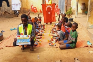 Cad ülkesinde yetim yoksul çocuklara yemek dağıtımlarumiz dev ediyor Aralık 2022