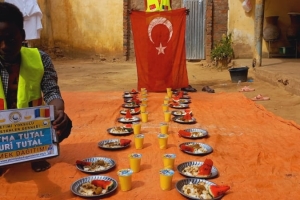 Cad ülkesinde yetim yoksul çocuklara yemek dağıtımlarumiz dev ediyor Aralık 2022