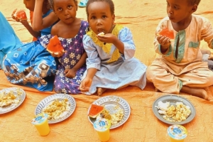 Cad ülkesinde yetim yoksul çocuklara yemek dağıtımlarumiz dev ediyor Aralık 2022