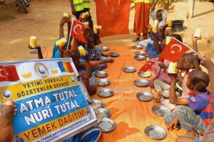 Cad ülkesinde yetim yoksul çocuklara yemek dağıtımlarumiz dev ediyor Aralık 2022