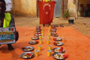 Cad ülkesinde yetim yoksul çocuklara yemek dağıtımlarumiz dev ediyor Aralık 2022