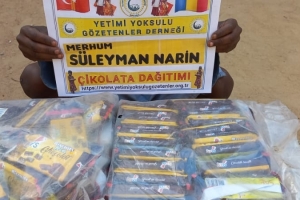 Afrika'da yetim ve yoksul çocuklara çikolata dağıtımlarımız devam ediyor