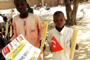 Afrika Kamerun ekmek dağıtımı Aralık 2022