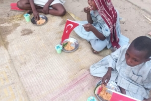 Afrika Çad yemek dağıtımlarımız devam ediyor Yetimi yoksulu gozetenler derneği 