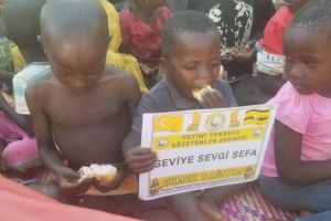 Afrika Uganda ekmek dağıtımlarımız devami ediyor