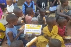 Afrika Uganda ekmek dağıtımlarımız devami ediyor