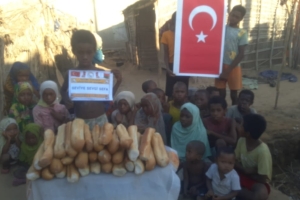 Afrika Madagaskar ekmek dağıtımımız devam ediyor Yetimi yoksulu gozetenler derneği 