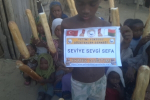 Afrika Madagaskar ekmek dağıtımımız devam ediyor Yetimi yoksulu gozetenler derneği 