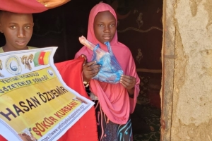 Afrika Kamerun şükür kurbanı kesin ve dağıtımı yapıldı