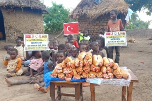 Afriga uganda'da ekmek dağıtımlarimiz devam ediyor Aralık 2022