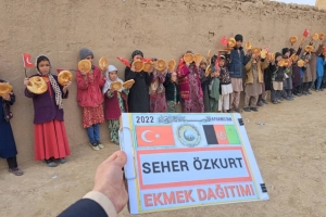 Afganistan ekmek dağıtımı 