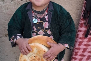 2023 yılının ilk yurtdışı faaliyetini Afganistan'da ekmek dağıtarak yaptık