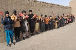 2023 yılının ilk yurtdışı faaliyetini Afganistan'da ekmek dağıtarak yaptık