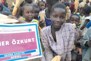 2023 yılının ilk ekmek dağıtımını Afrika Kamerun ülkesinde yaptik