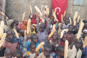 2023 yılının ilk ekmek dağıtımını Afrika Kamerun ülkesinde yaptik