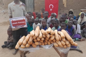 2023 yılının ilk ekmek dağıtımını Afrika Kamerun ülkesinde yaptik