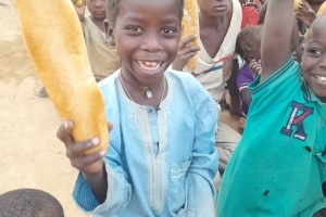 2023 yılının ilk ekmek dağıtımını Afrika Kamerun ülkesinde yaptik