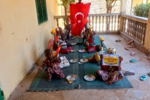 Afrika Kamerun'da yemek dağıtımı ocak 2023