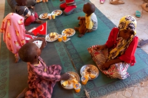 Afrika Kamerun'da yemek dağıtımı ocak 2023