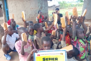Uganda Kamerun ekmek dağıtımı 