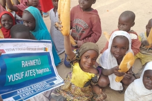 Afrika Madagaskar ve Kamerun ekmek dağıtımı Ocak 2023