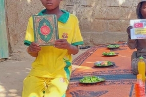 Afrika Mali Kuranı kerim ve Yemek dağıtım 2032