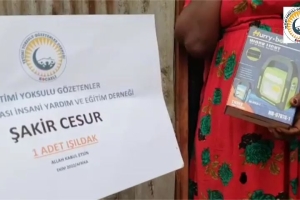 Afrika Uganda ışıldak dağıtım yapıldı 